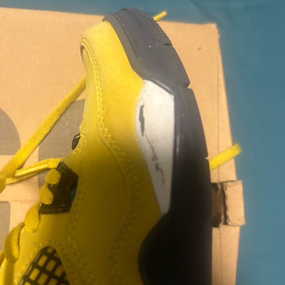 Jordan 4 - Picture 7 of 10